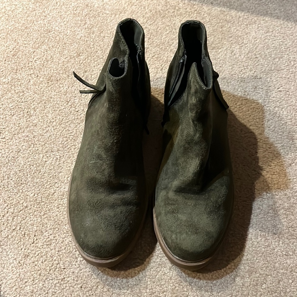 Esprit size 9 ankle boots.